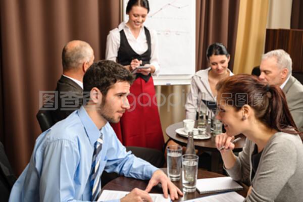 商務(wù)人士會議室服務(wù)員訂單處理與展覽展示服務(wù)
