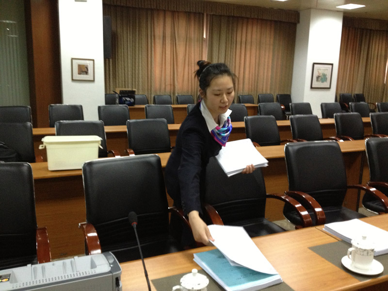酒店會議服務(wù)禮儀的特點及其在企業(yè)形象策劃中的重要性